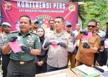 Polresta Bandung Bongkar Tambang Emas Ilegal di Kutawaringin