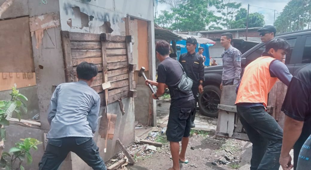 Polisi Bongkar Kios Penjual Obat Keras di Katapang! Warga Apresiasi Langkah Tegas