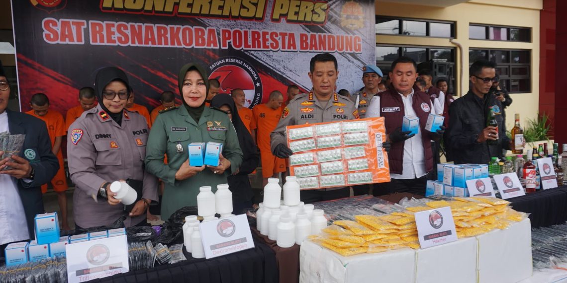 Satnarkoba Polresta Bandung Berhasil Bongkar Jaringan Obat Keras di Kabupaten Bandung