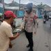Kapolsek Cimahi Selatan Bagikan Sarapan Gratis untuk Tukang Sampah dan Tukang Becak