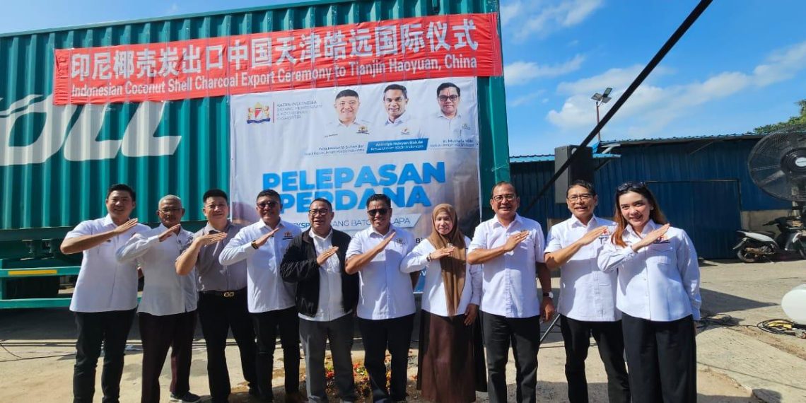 KADIN Indonesia Sukses Lepas Ekspor Perdana Arang Batok Kelapa dari Batam ke China