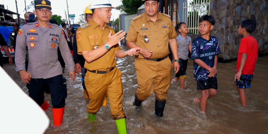 Bupati Bandung Tegaskan 13 Kecamatan di Kabupaten Bandung Terdampak Banjir dan Angin Kencang