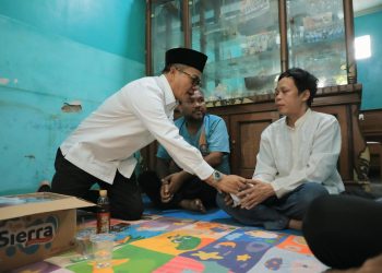 Bupati Bandung Bertakziyah ke Rumah Duka 2 Korban Terseret Arus Sungai di Banjaran